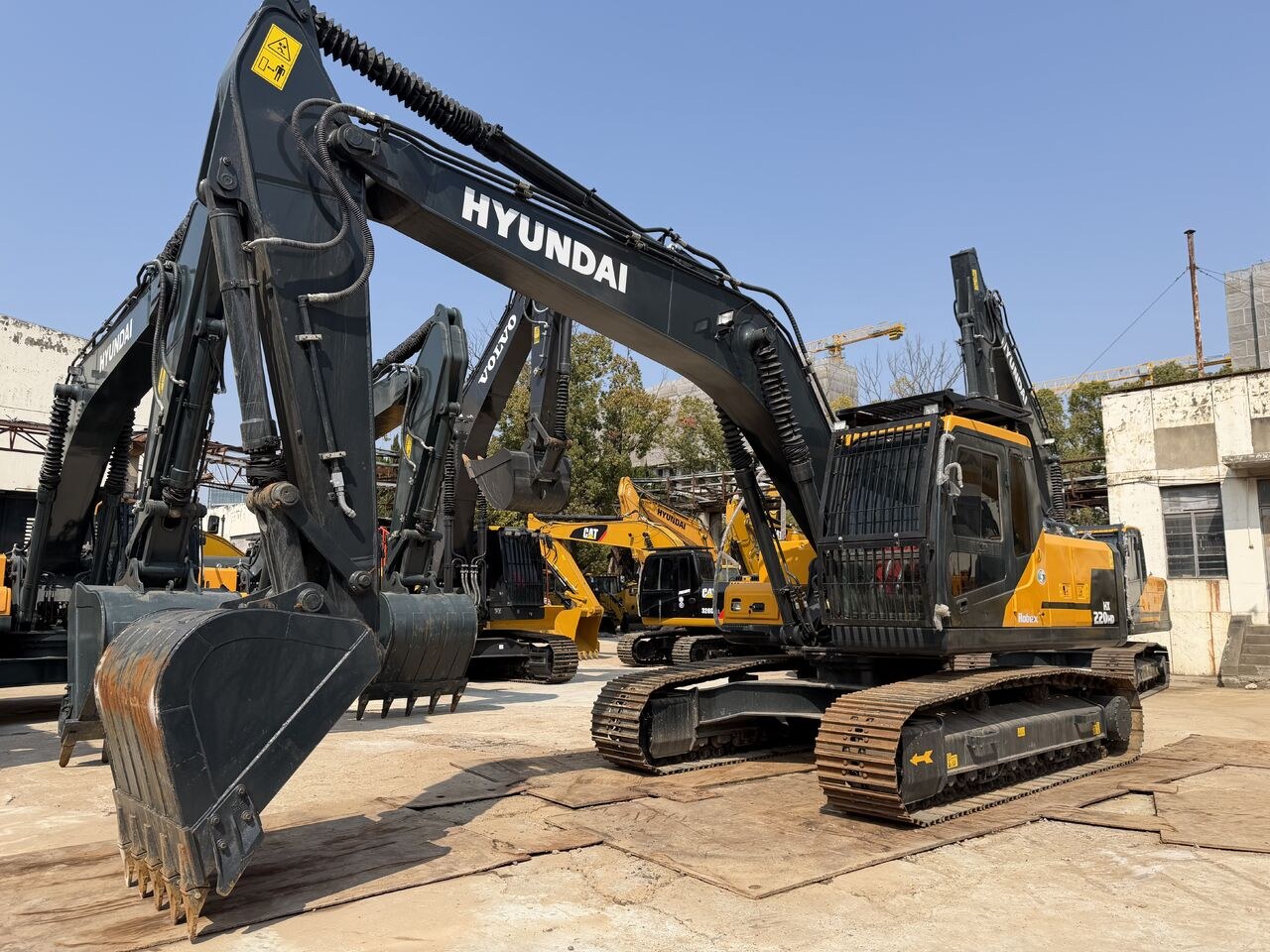 2025 Hyundai HX220HD Crawler Excavator 2025 Hyundai HX220HD Crawler Excavator