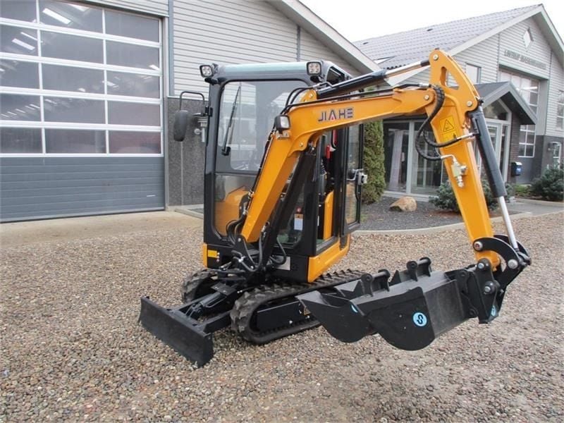 2025 Jiahe JH18 MKII mini excavator, front three-quarter view 2025 Jiahe JH18 MKII mini excavator, front three-quarter view