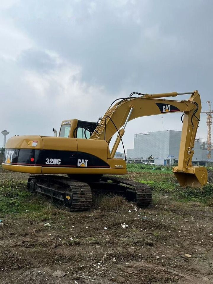 2021 Caterpillar 320C crawler excavator, side profile view