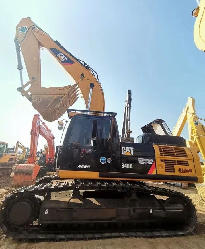 Caterpillar 340D crawler excavator, side view