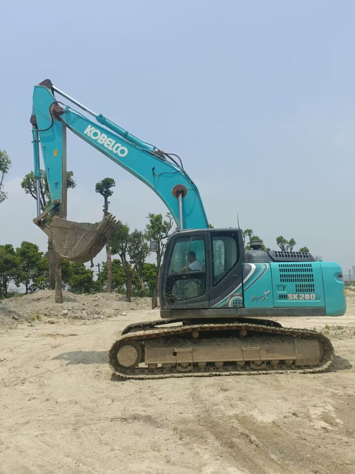 2024 Kobelco SK260LC-10 excavator, side profile view 2024 Kobelco SK260LC-10 excavator, side profile view