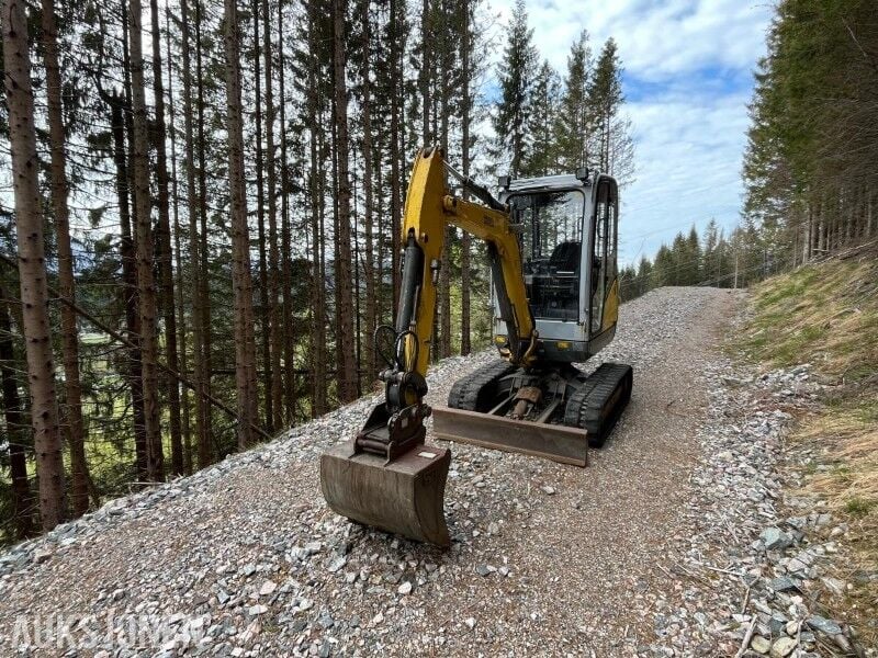 2013 Wacker Neuson ET24 VDS mini excavator, front three-quarter view