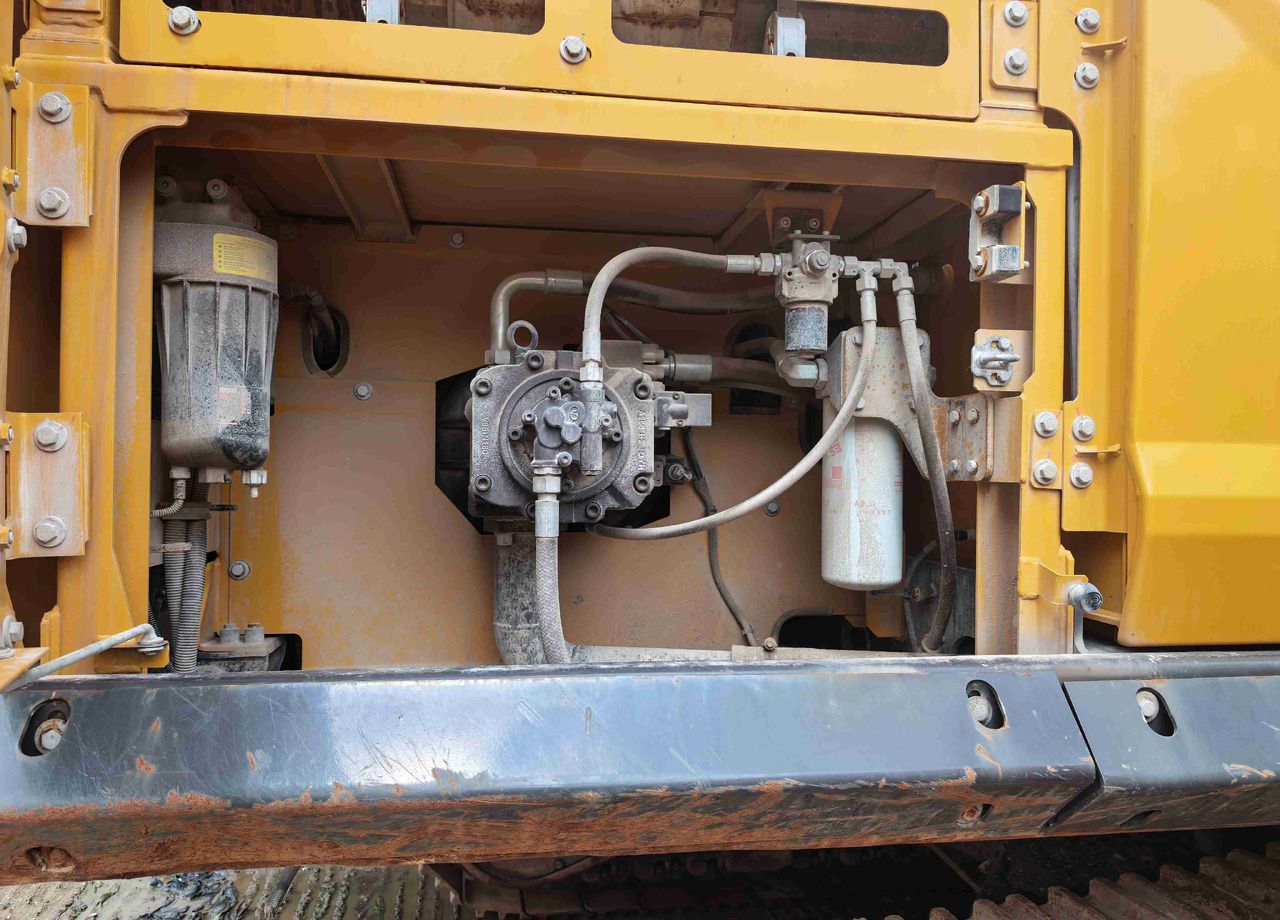 2024 XCMG XE335GK crawler excavator engine compartment detail