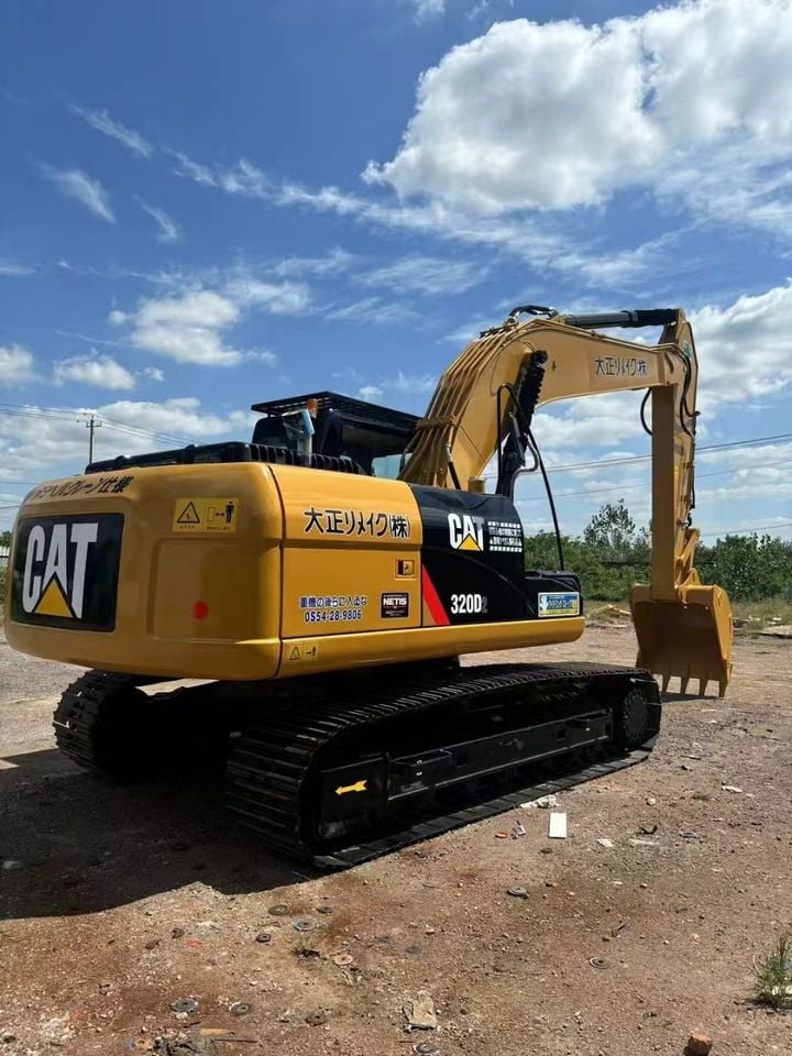 2025 Caterpillar 320D2 crawler excavator rear three-quarter view 2025 Caterpillar 320D2 crawler excavator rear three-quarter view