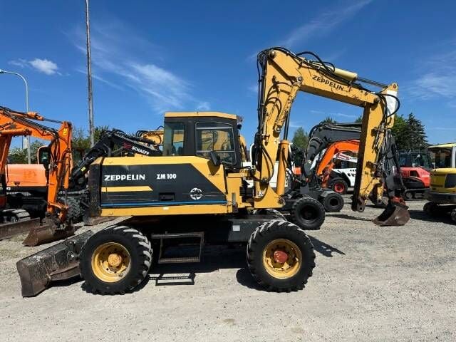 1999 Zeppelin ZM 100 wheel excavator side view
