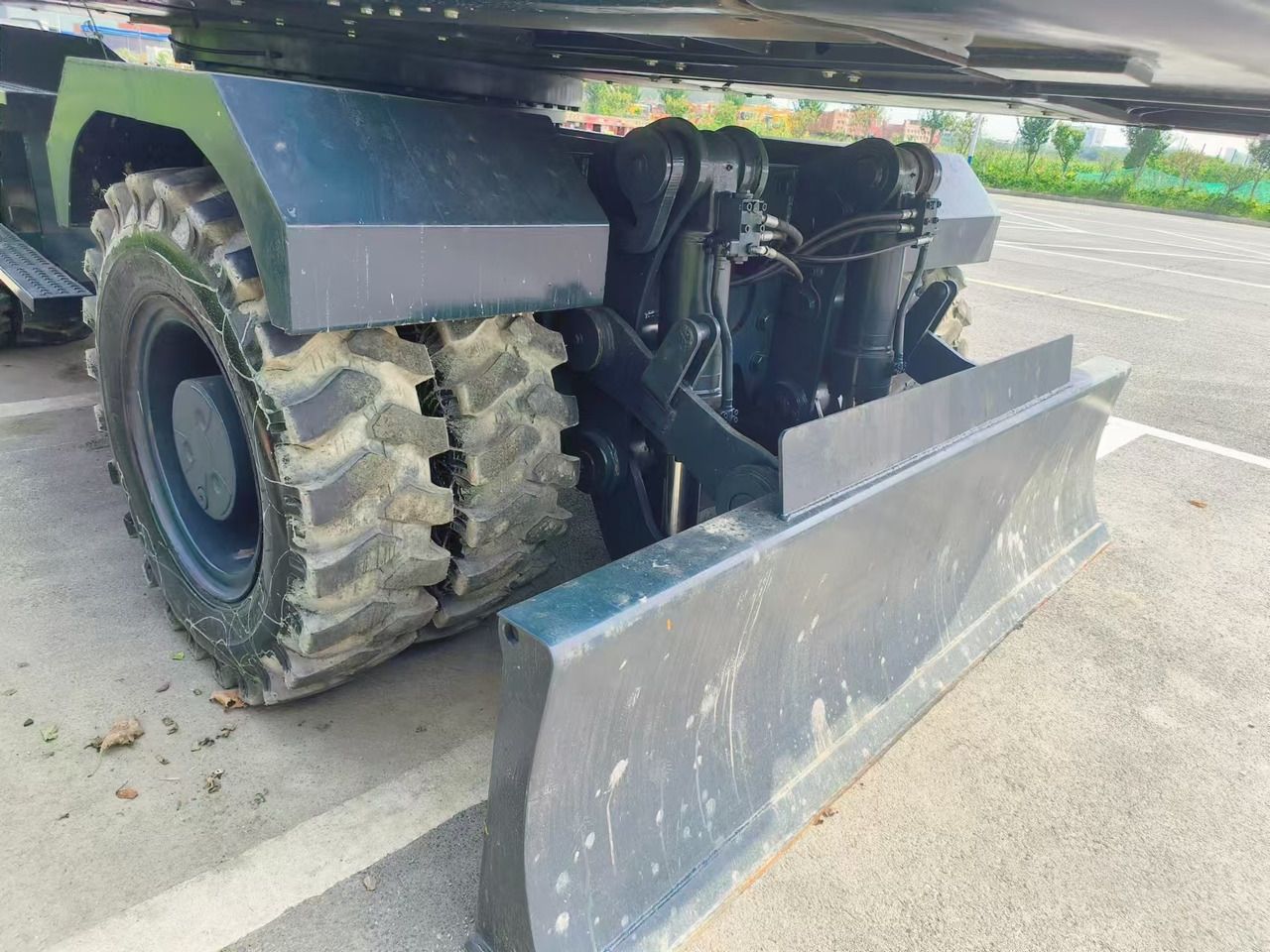 2022 Hyundai 210 wheel excavator dozer blade and wheel detail 2022 Hyundai 210 wheel excavator dozer blade and wheel detail