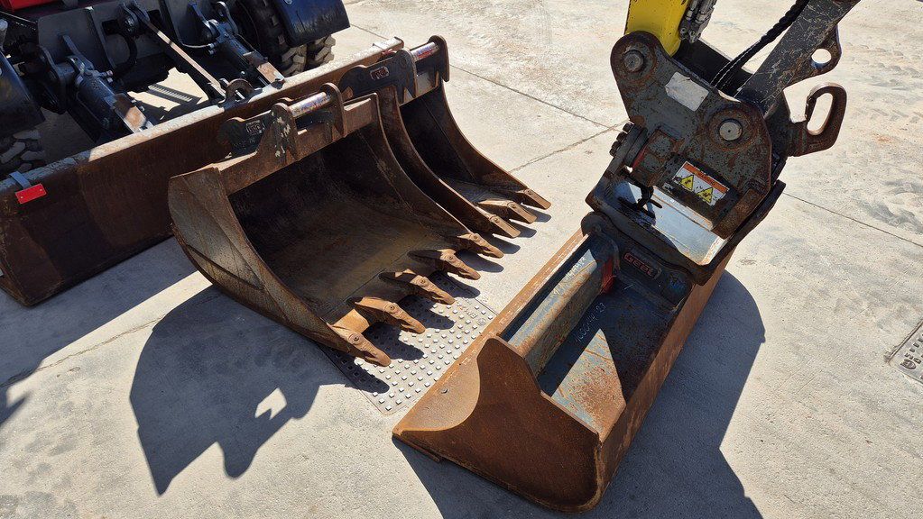 2021 Wacker Neuson EW100 wheel excavator attachments