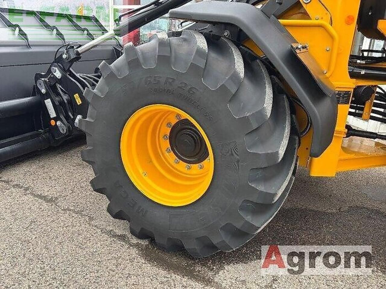 2025 JCB 427HT AGRI wheel detail 2025 JCB 427HT AGRI wheel detail