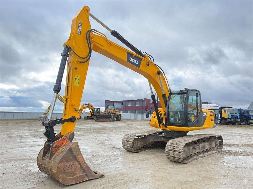 2010 JCB JS220LC crawler excavator, side view