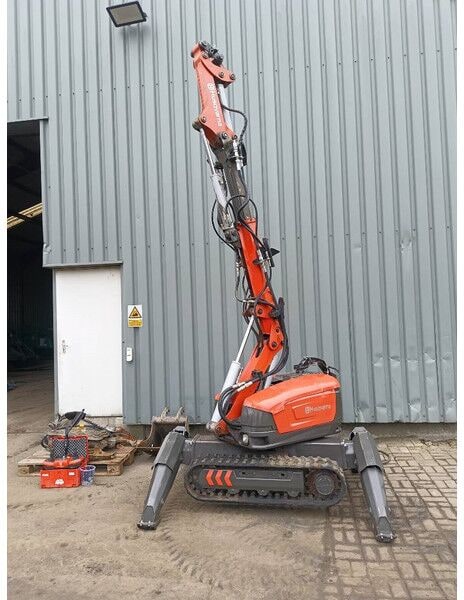 2009 Husqvarna DXR 310 crawler excavator, front view 2009 Husqvarna DXR 310 crawler excavator, front view