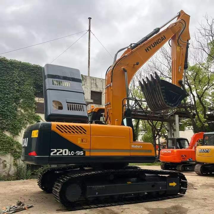 Hyundai 220LC-9S crawler excavator, rear three-quarter view