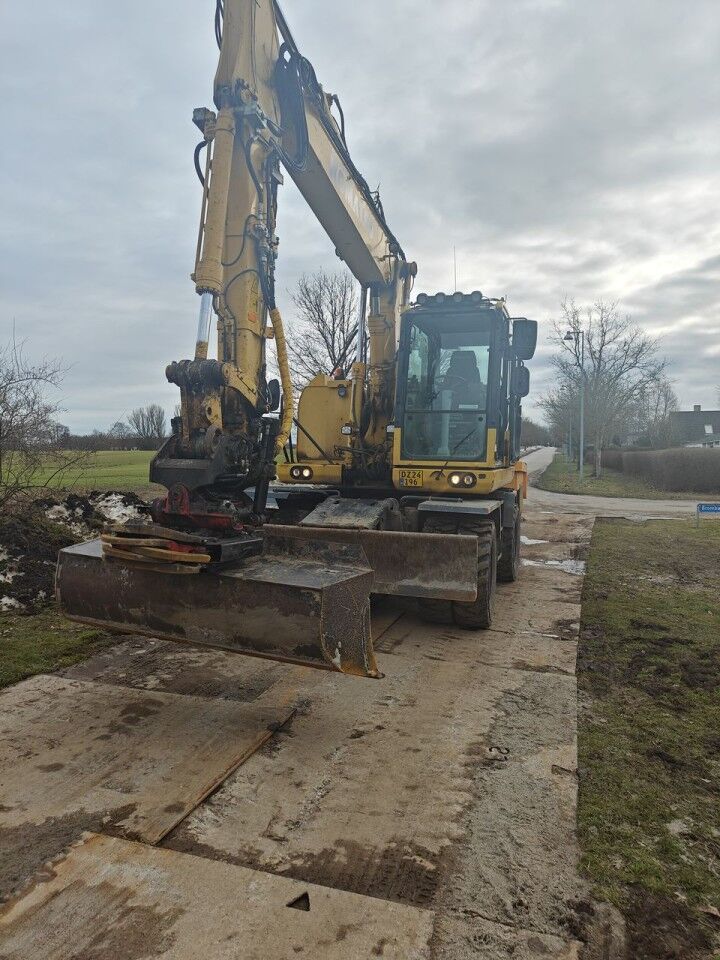 2017 Komatsu PW148-10 wheel excavator, front view