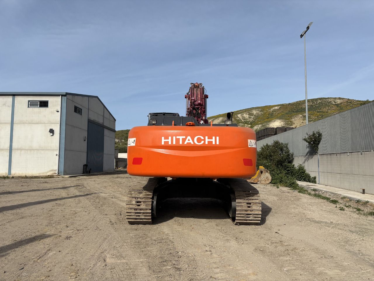 2010 Hitachi ZX350LC-3 crawler excavator rear view