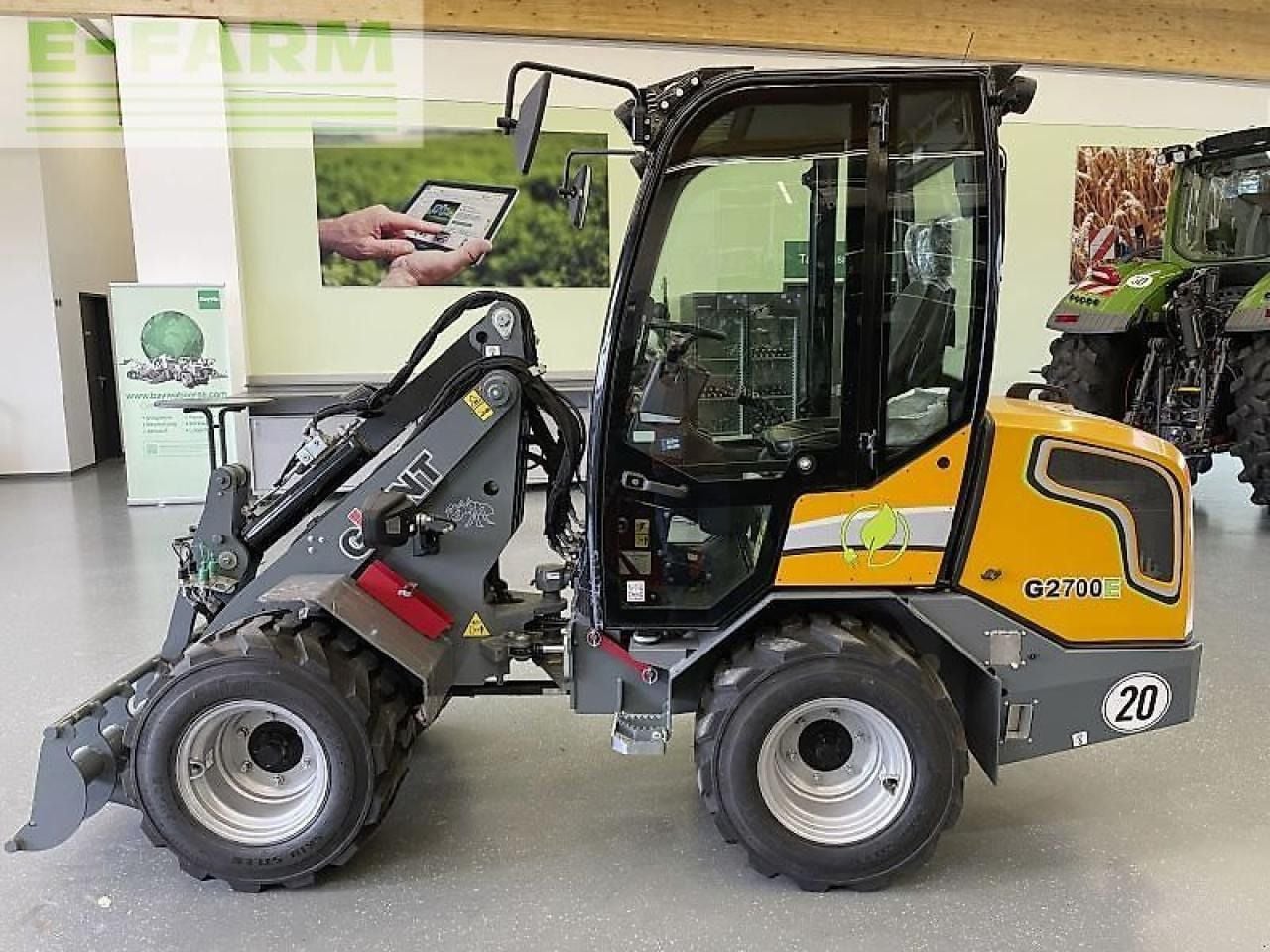2023 Giant G2700E T mini excavator, side view 2023 Giant G2700E T mini excavator, side view