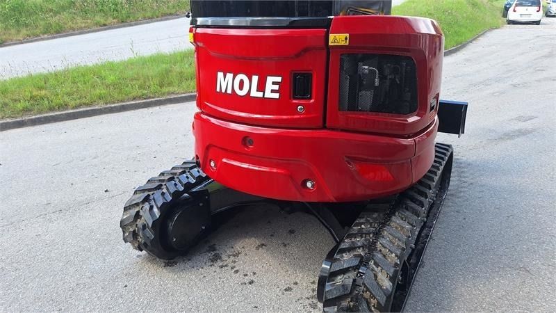Mole M35ZT mini excavator rear view