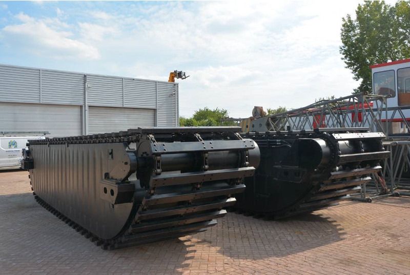 2024 Swampmaster 2200 amphibious pontoon tracks