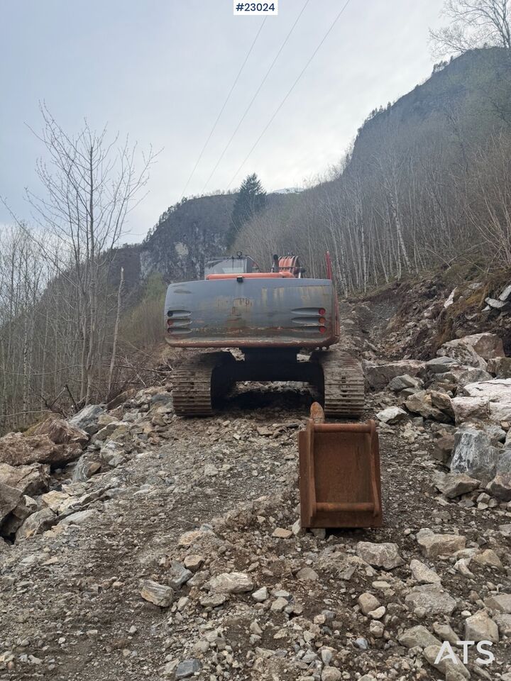 2011 Atlas 260LC crawler excavator, rear view 2011 Atlas 260LC crawler excavator, rear view