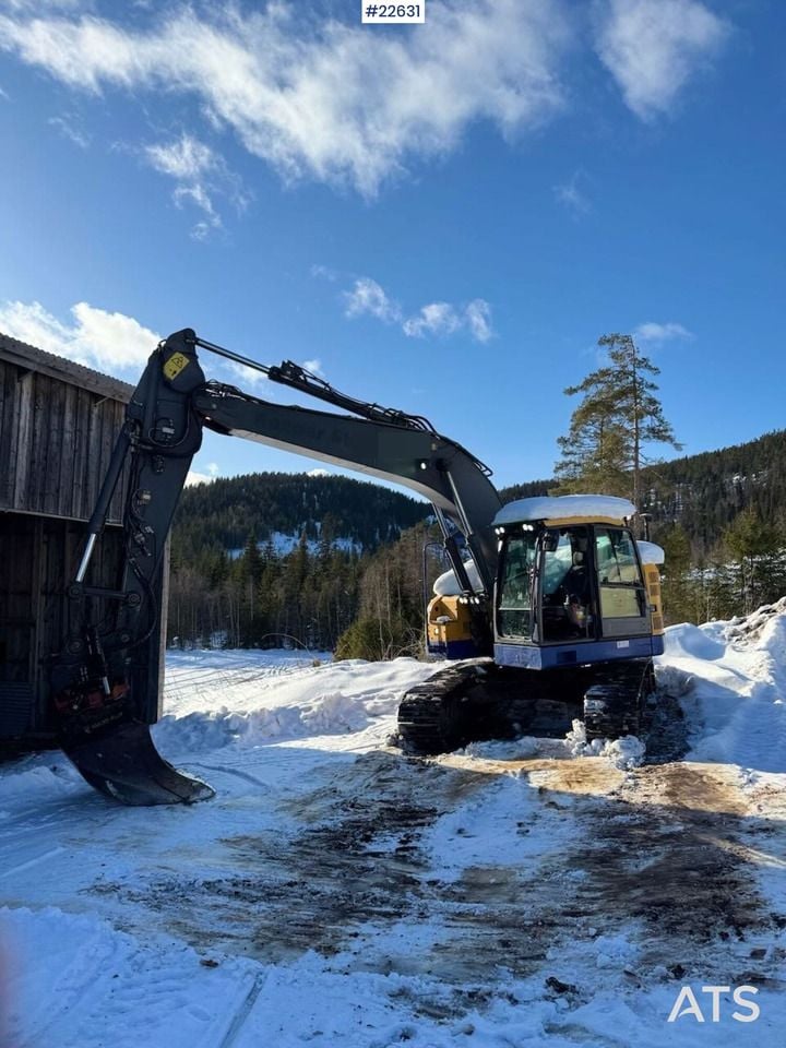 2016 Volvo ECR235EL crawler excavator side view 2016 Volvo ECR235EL crawler excavator side view