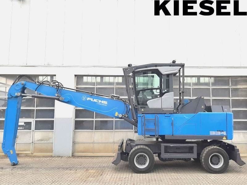 2018 Fuchs MHL 334 F material handler, side view