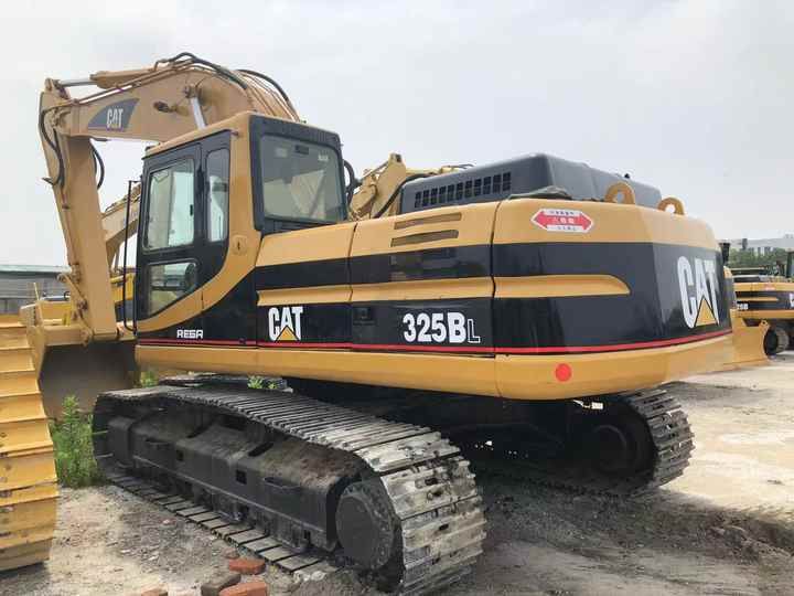 2020 Caterpillar 325BL crawler excavator, rear three-quarter view