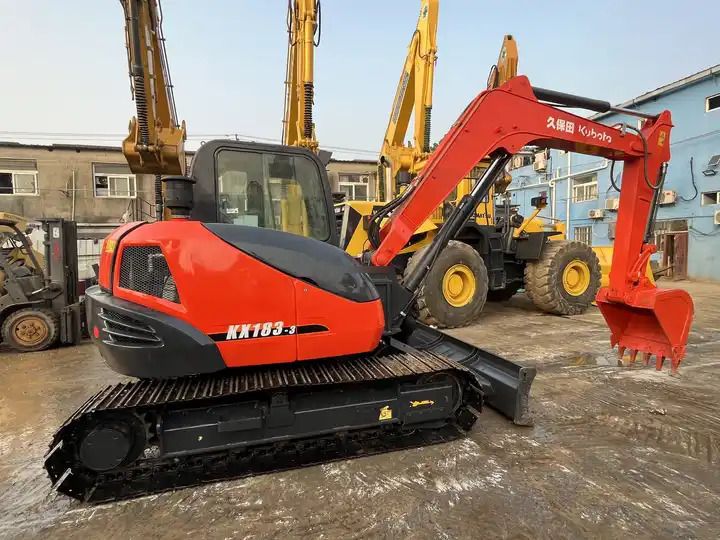 2018 Kubota KX183-3 crawler excavator, side view 2018 Kubota KX183-3 crawler excavator, side view