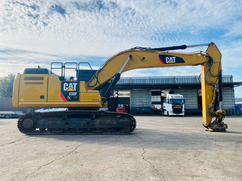 2017 Caterpillar 330FLN crawler excavator side view