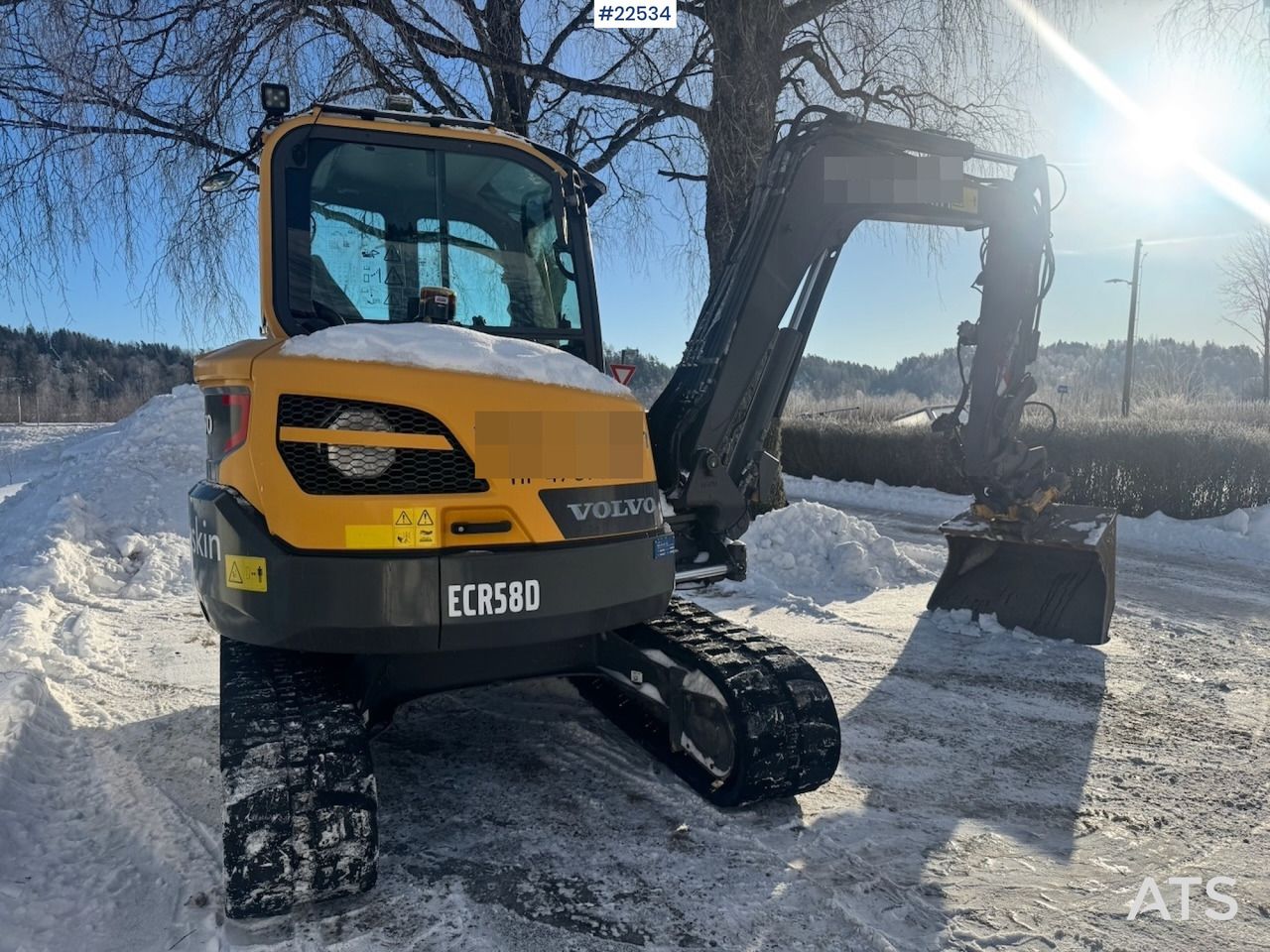 2018 Volvo ECR58D mini excavator, front three-quarter view 2018 Volvo ECR58D mini excavator, front three-quarter view