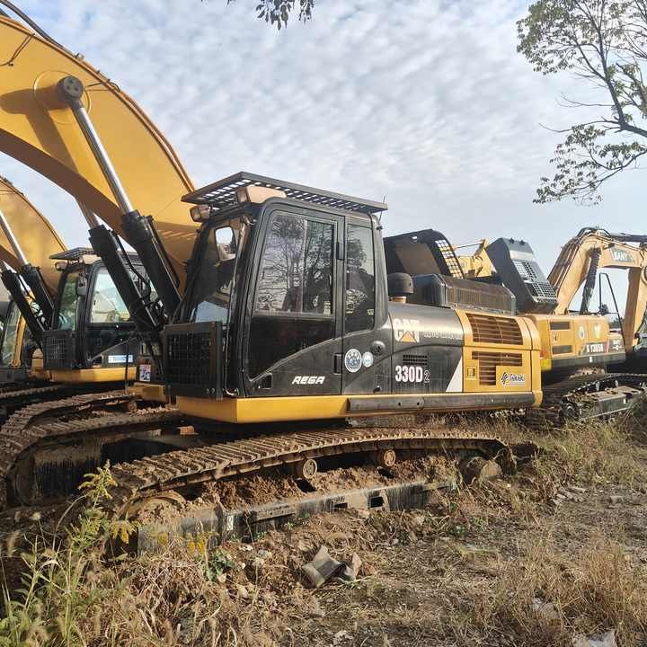2020 Caterpillar 330D2 crawler excavator side view