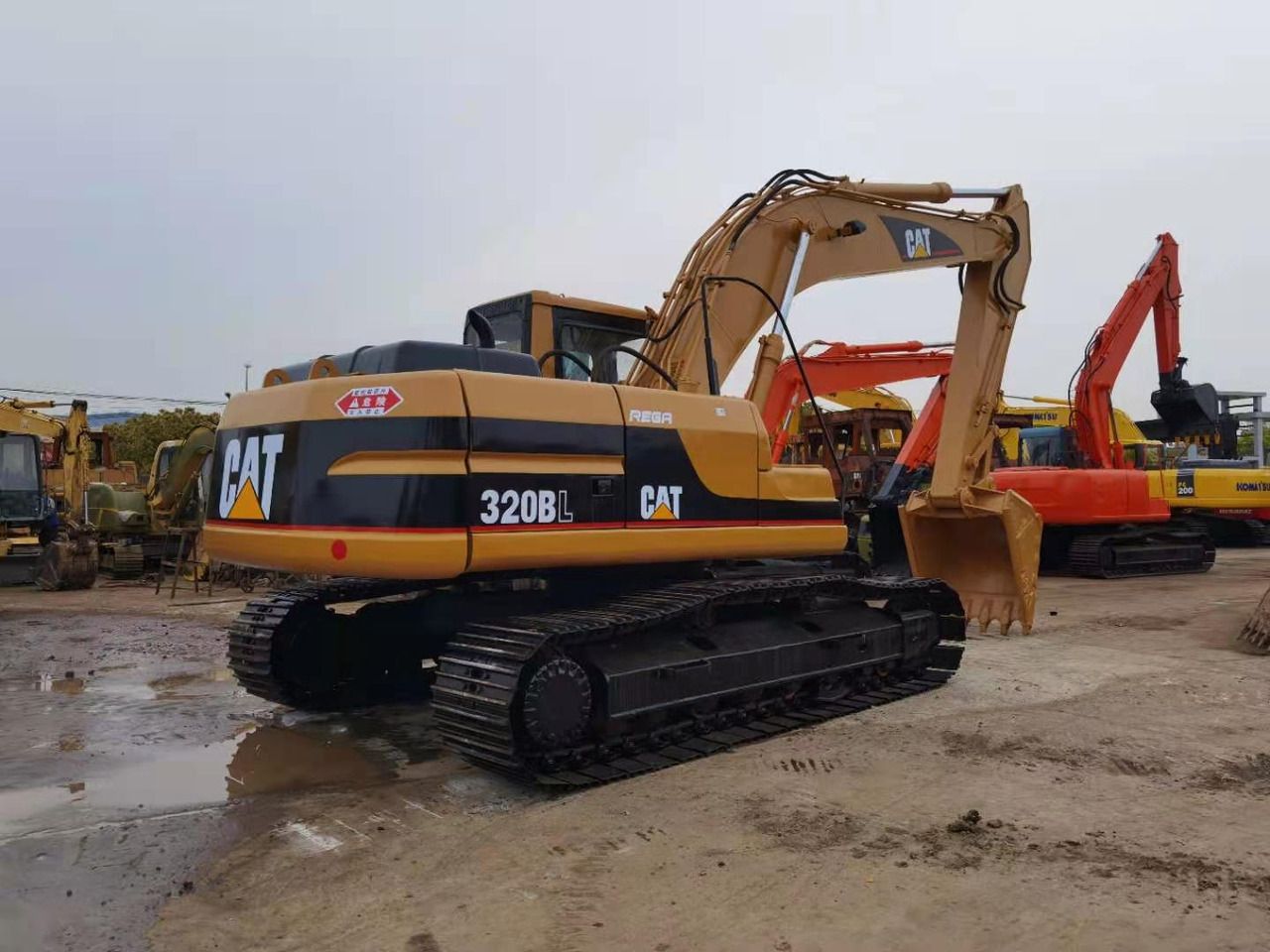 2020 Caterpillar 320BL crawler excavator, rear three-quarter view