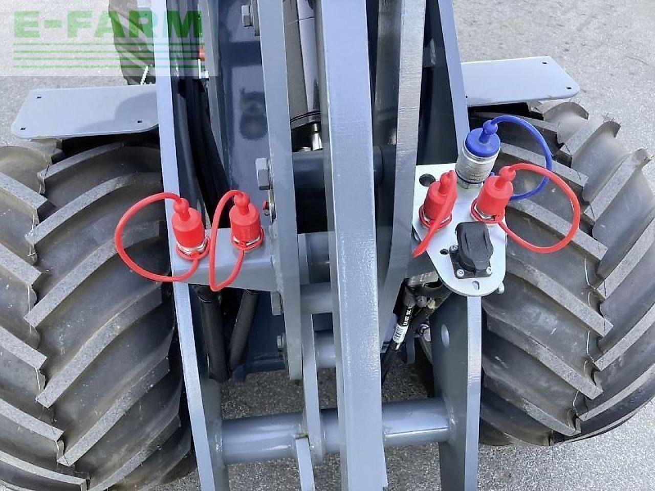 2024 Giant G2300 HD mini excavator hydraulic connections