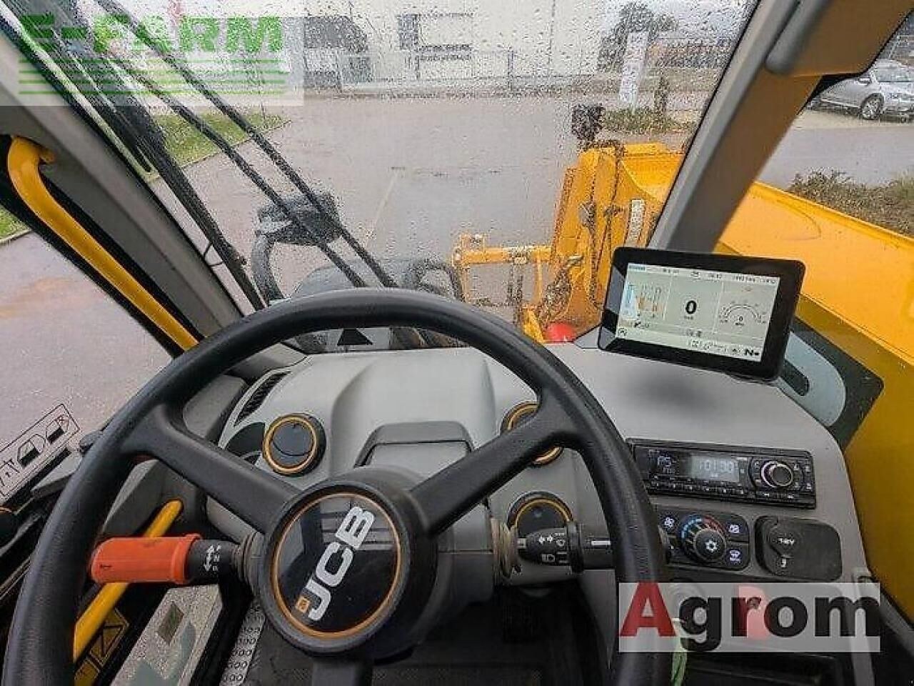 2021 JCB 542-70 AGRI XTRA DUAL-TECH interior cab view 2021 JCB 542-70 AGRI XTRA DUAL-TECH interior cab view