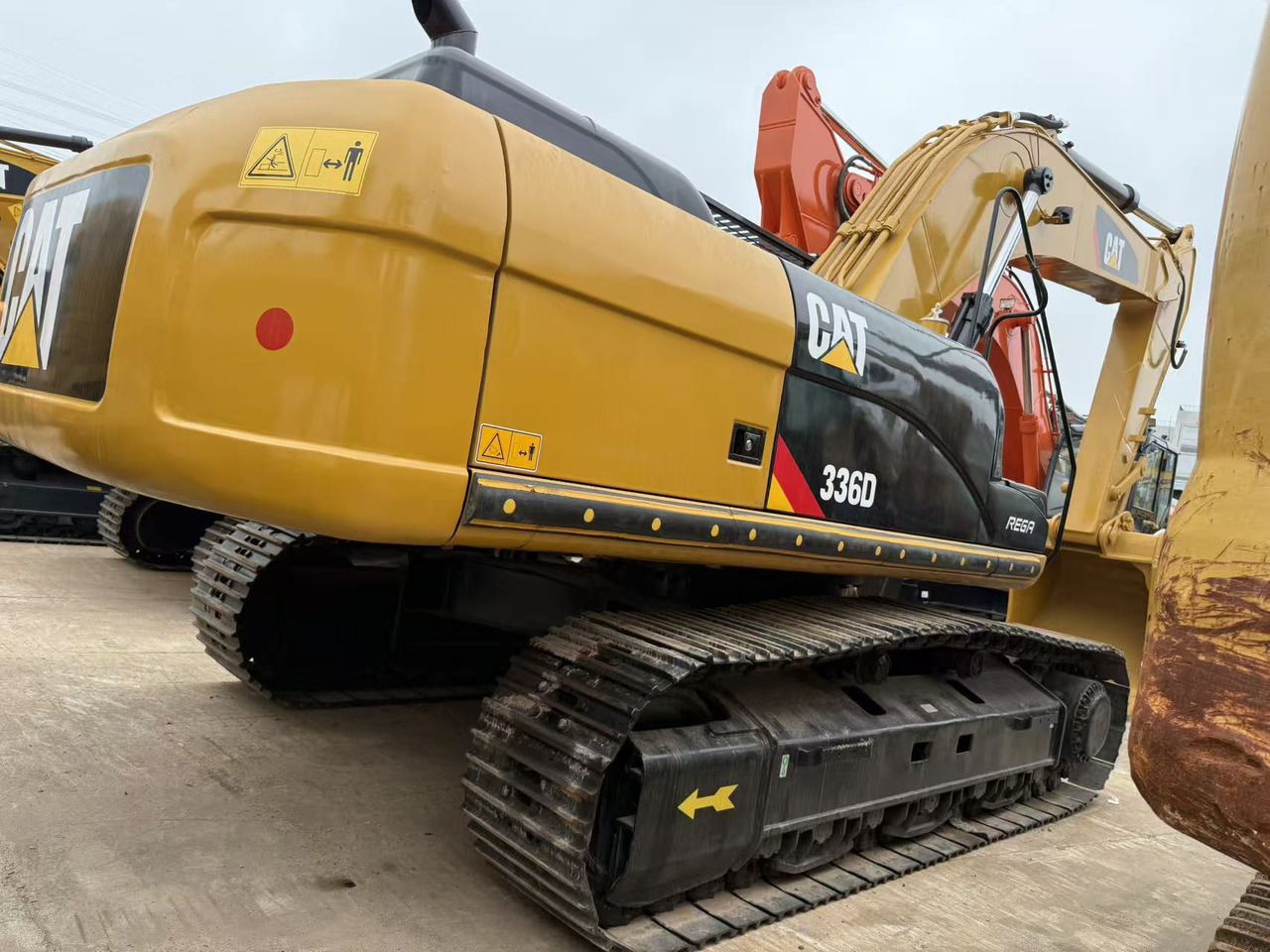 2016 Caterpillar 336D crawler excavator rear three-quarter view