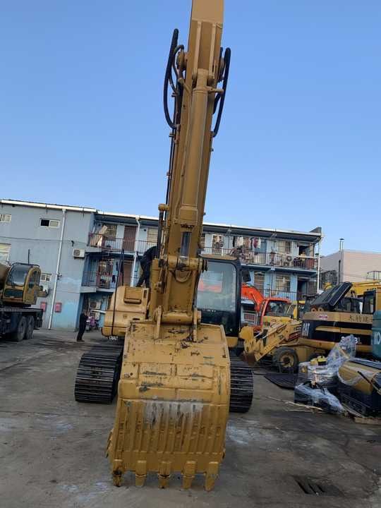 2018 Caterpillar 320C crawler excavator, front view