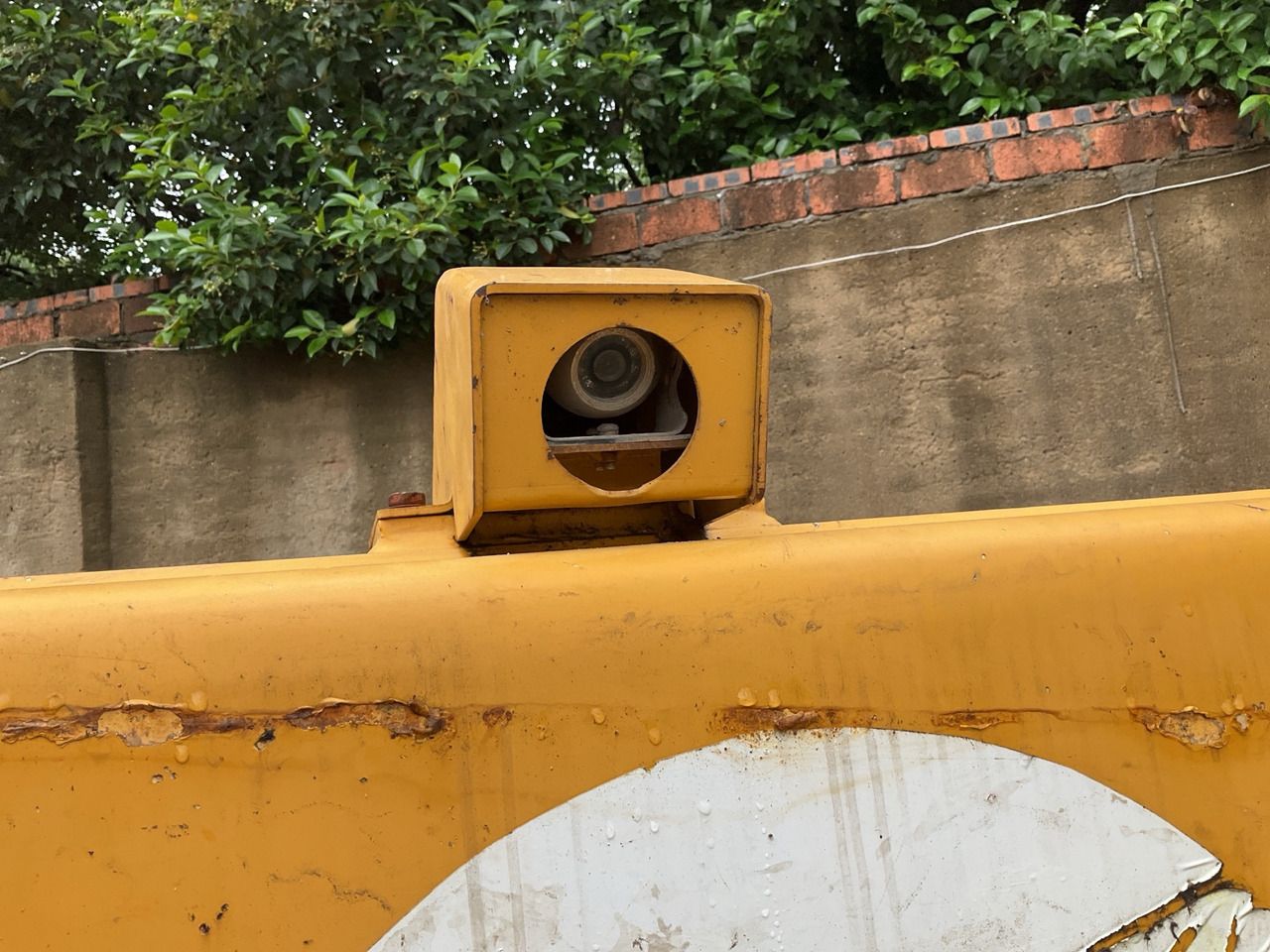 2017 XCMG XE900D crawler excavator rear-view camera detail