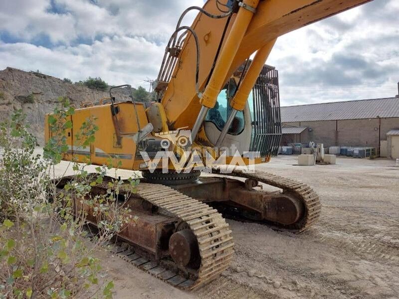 2005 Liebherr R954 excavator, side view 2005 Liebherr R954 excavator, side view