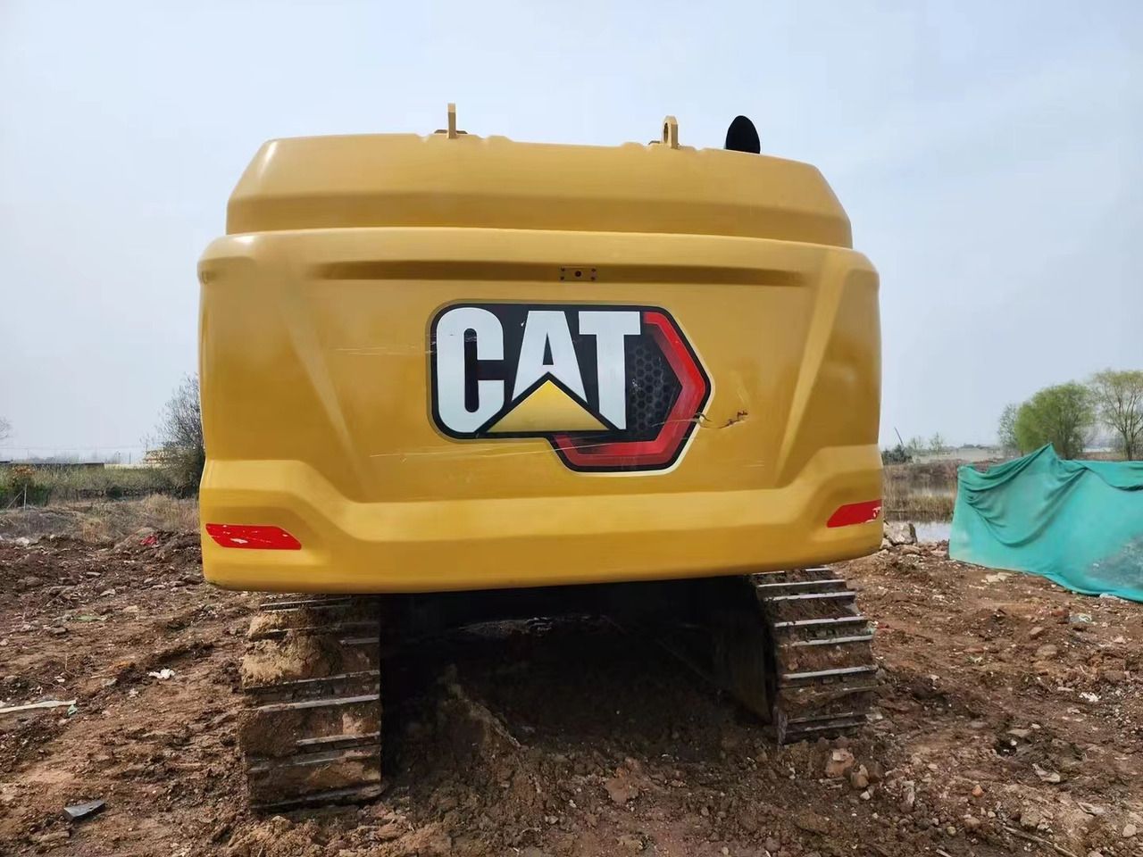 Caterpillar 349D Crawler Excavator, rear view