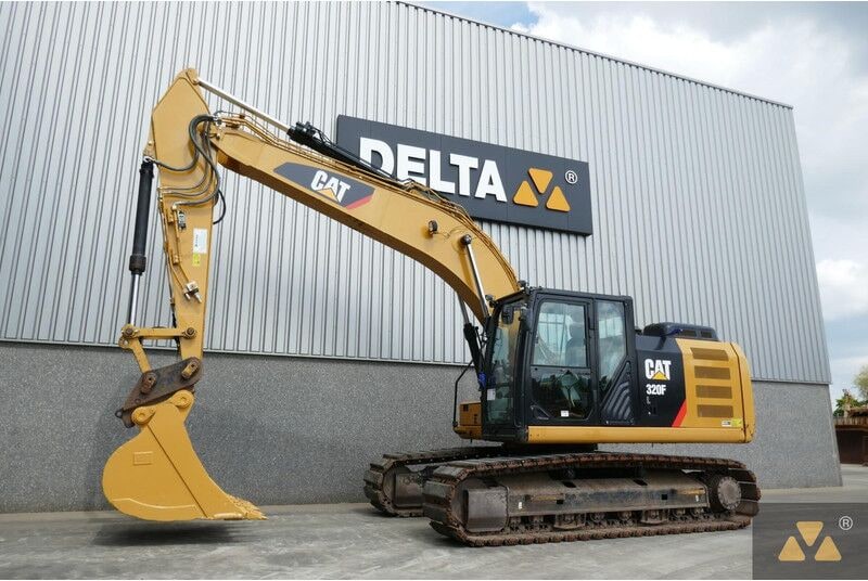 2017 Caterpillar 320F crawler excavator, side view