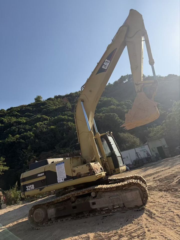 2022 Caterpillar 325B crawler excavator, side view