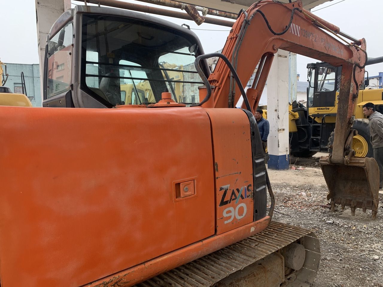 2016 Hitachi Zaxis 90 crawler excavator side view
