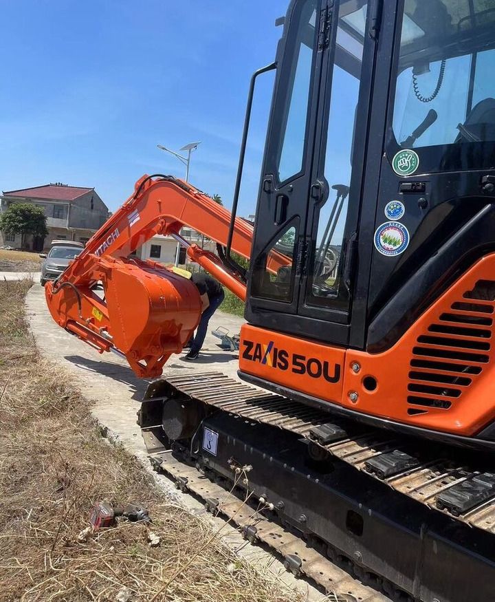 Hitachi ZAXIS 50U mini excavator, side view