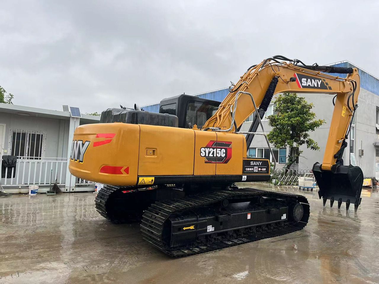 2023 Sany SY215C crawler excavator, rear three-quarter view 2023 Sany SY215C crawler excavator, rear three-quarter view