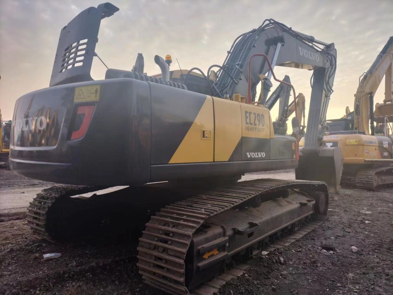 Volvo EC290BLC excavator rear three-quarter view Volvo EC290BLC excavator rear three-quarter view
