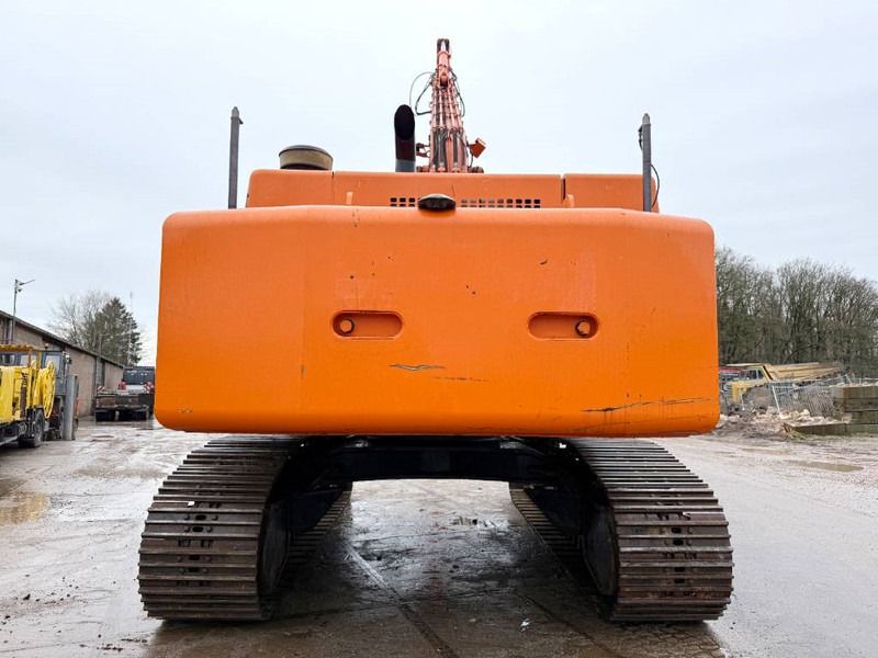 2010 Hitachi ZX470LCH-3 excavator, rear view 2010 Hitachi ZX470LCH-3 excavator, rear view