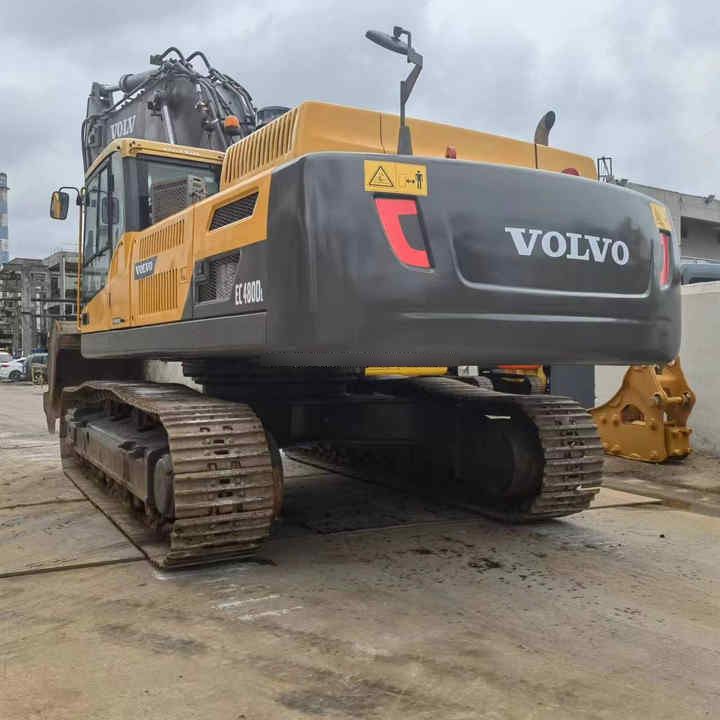 2020 Volvo EC480DL crawler excavator rear three-quarter view