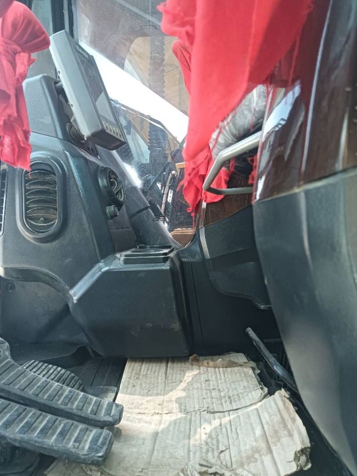 2022 Sany SY485H crawler excavator interior cab view