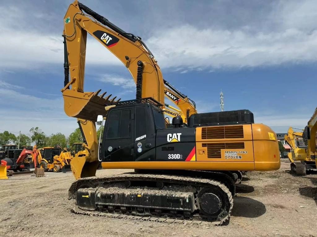 2022 Caterpillar 330D2 excavator, side profile view