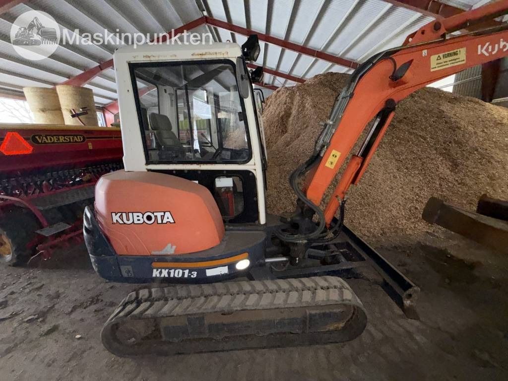 2002 Kubota KX101-3 mini excavator, side view