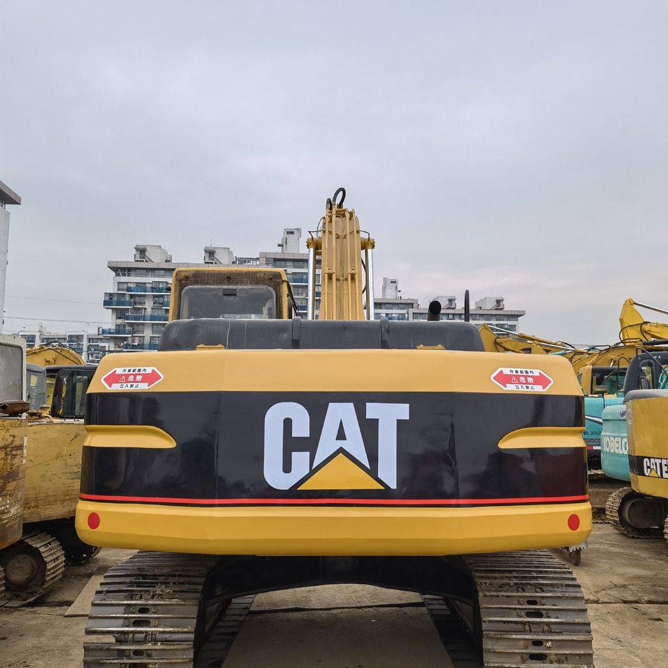 2016 Caterpillar 320B crawler excavator, rear view
