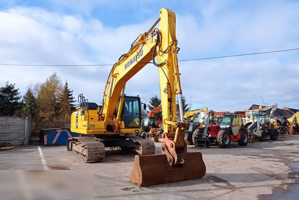 2018 Komatsu PC210LC-11 crawler excavator, front three-quarter view