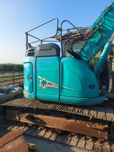2017 Kobelco SK140SRLC-5 excavator side view